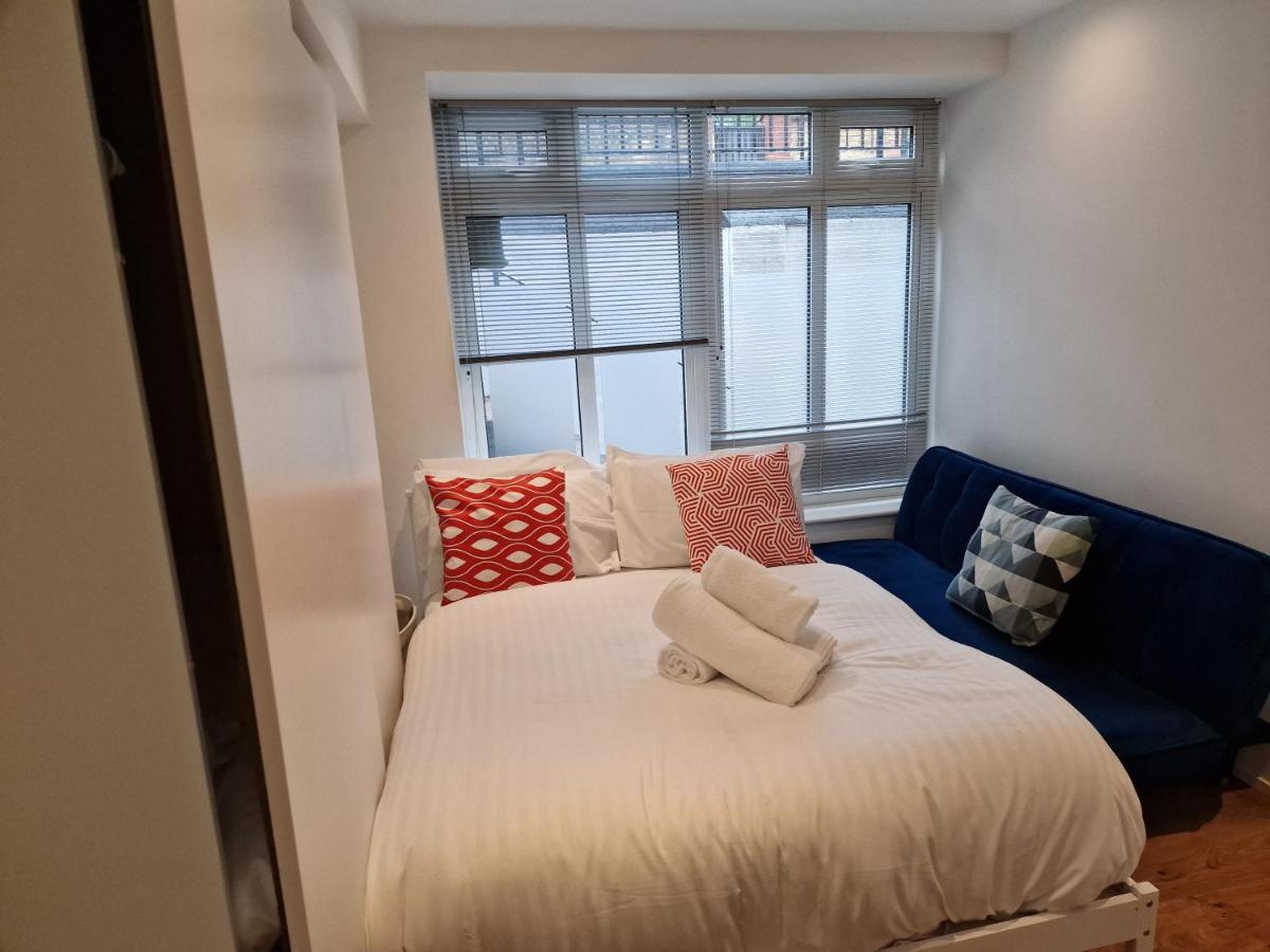 Lovely 1-Bed Apartment In Лондон Екстериор снимка