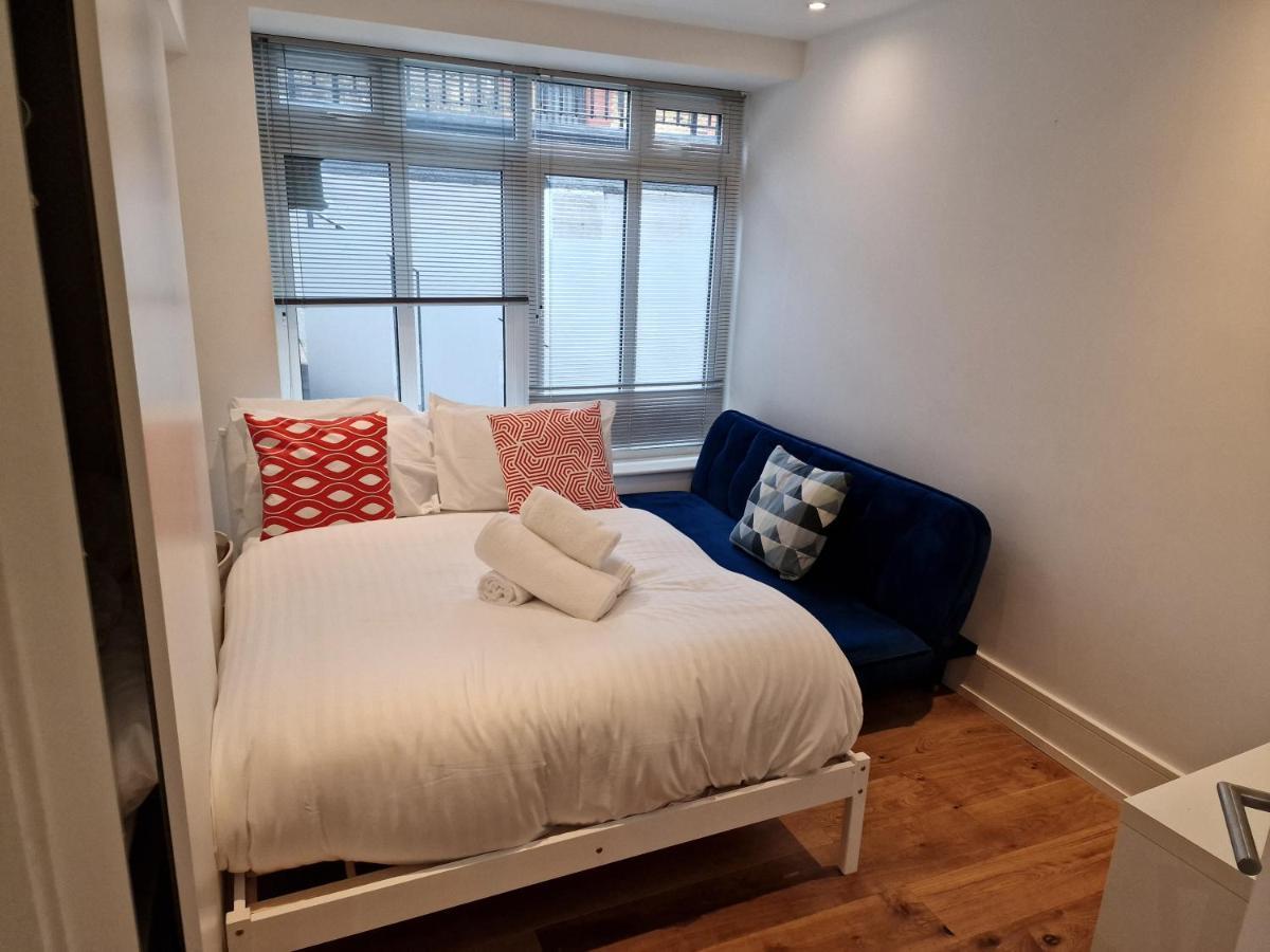 Lovely 1-Bed Apartment In Лондон Екстериор снимка
